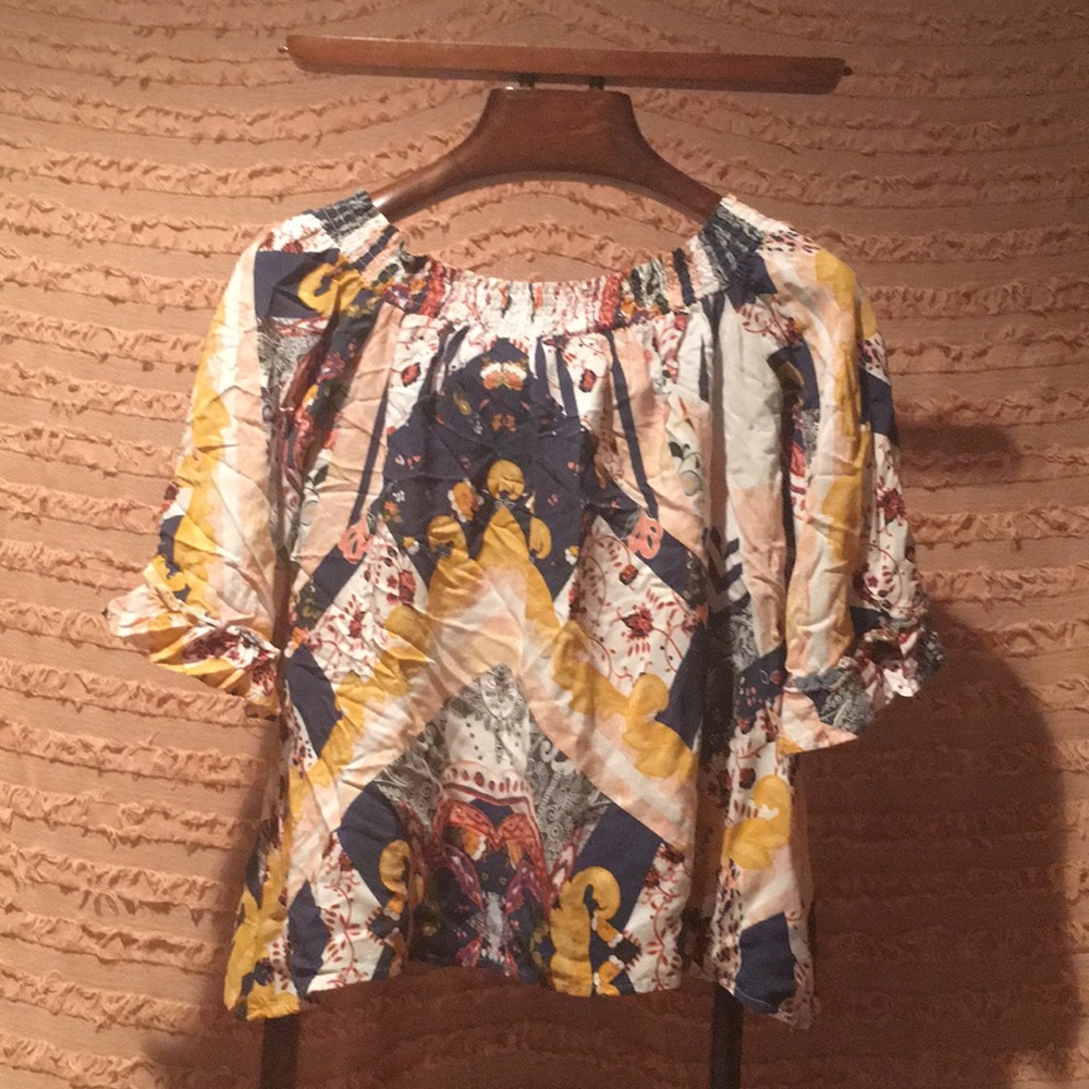 Women’s quilted pattern top